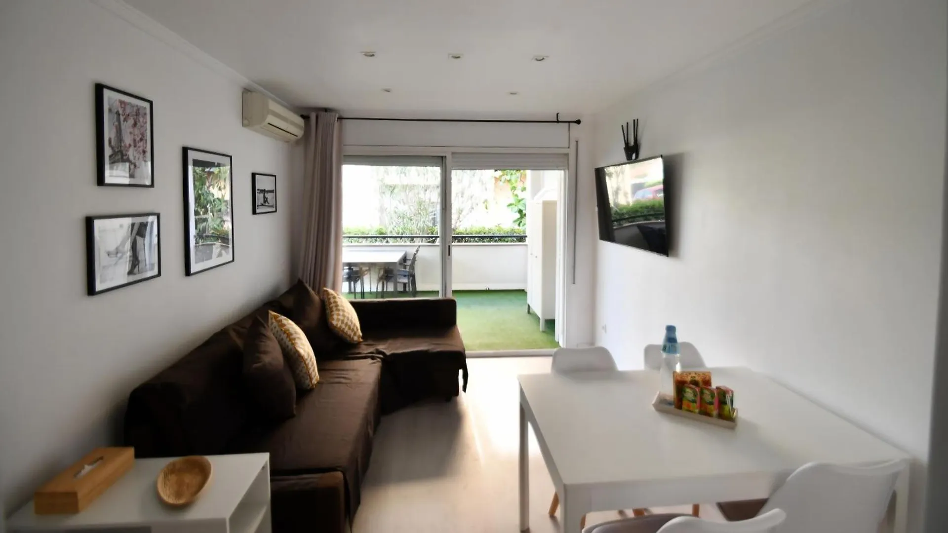 Apartamento 2 Habitaciones Y Magnifica Terraza Castelldefels Spain