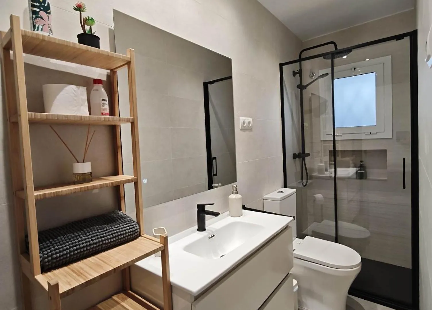 Apartamento 2 Habitaciones Y Magnifica Terraza Castelldefels 0*,